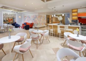 MB Hotel, Trademark Collection by Wyndham 4