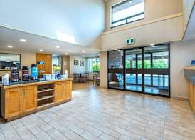Comfort Inn Kingston - Highway 401 3