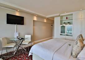 Hermanus Beachfront Lodge 5