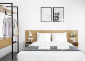 Melo Athens 5