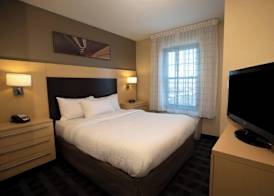 TownePlace Suites Republic Airport Long Island Farmingdale 5