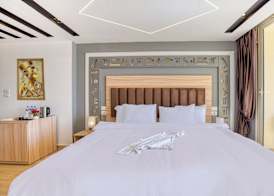 Diamond pyramids hotel 3