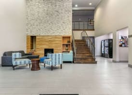 Clarion Pointe Columbus-Bradley Park 3