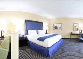 Holiday Inn Express & Suites WILMINGTON-NEWARK by IHG 4