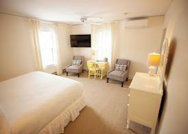 Yellow House Inn 5