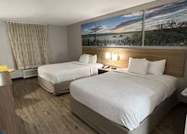 Days Inn by Wyndham Dallas Plano 5