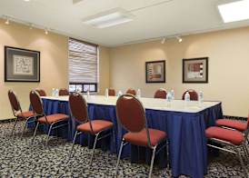 Days Inn by Wyndham Ottawa West 2