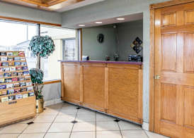 Econo Lodge Seymour 3