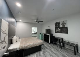 Grand Villa Inn Galleria 4