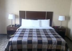 Days Inn by Wyndham Brampton 4