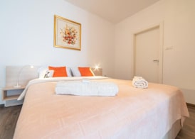 Apartmani D & J with Heated Pool & Stunning Sea View 4