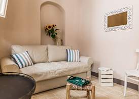 Borgo San Gaetano 4