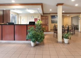 Super 8 by Wyndham Niagara Falls 3