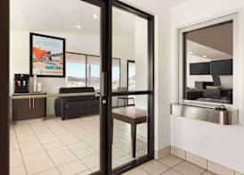 Howard Johnson by Wyndham Harrisonburg 2