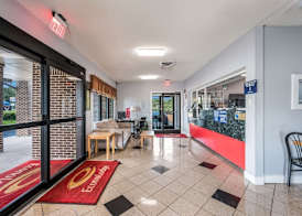 Econo Lodge Inn & Suites Huntsville University Area 3