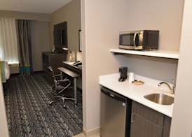 Holiday Inn Express And Suites Pasadena Houston Southeast by IHG 5