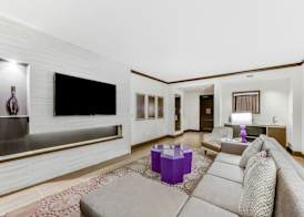 Harrah's Resort Atlantic City by Suiteness 4
