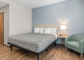 WoodSpring Suites Petersburg near Fort Lee 4