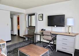 Holiday Inn SALEM (I-93 AT EXIT 2) by IHG 4