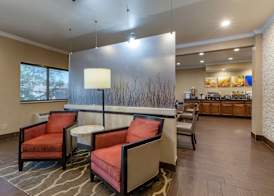 Comfort Inn & Suites Waterloo - Cedar Falls 2