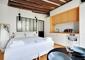 Charming studio A C - 2P - Le Marais 5