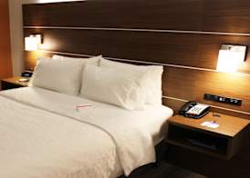 Holiday Inn Express WINFIELD - TEAYS VALLEY by IHG 5