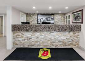 Super 8 by Wyndham Gananoque - Country Squire Resort 2
