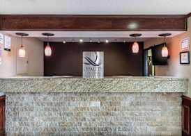 Quality Suites Addison-Dallas 3