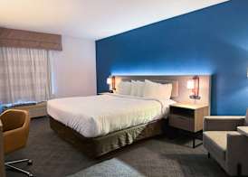 Comfort Inn & Suites Sheboygan I-43 5