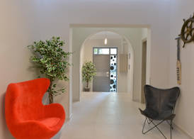 Alekos Apartments 2 Netflix, Self Check-In 4