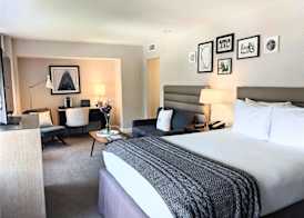 Claridge House Chicago, Tapestry Collection by Hilton 5