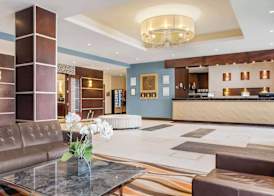 Comfort Hotel Bayer's Lake 5