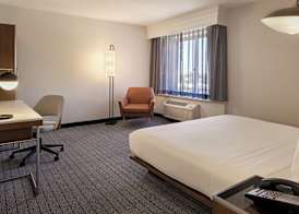 Courtyard by Marriott Baldwin Park 4