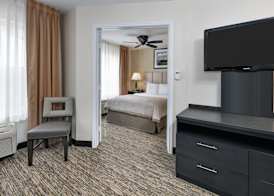 Candlewood Suites Market Center by IHG 3