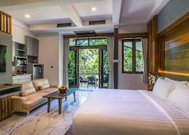 Loy Chalet 3