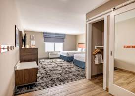 Hampton Inn & Suites Benton Harbor, MI 5