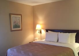 Quality Inn Pittsburgh Airport 4