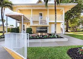 Hilton Vacation Club Charter Club Naples Bay 3