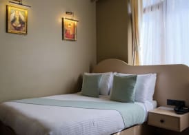 By Kinyas Hotel 5