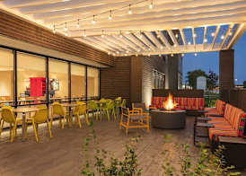 Home2 Suites By Hilton Milwaukee West 3