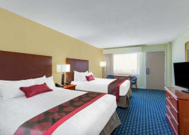 Ramada by Wyndham Virginia Beach 5