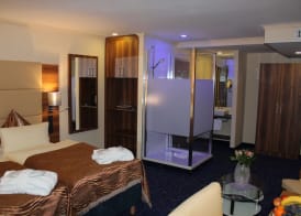 Grand Hotel Empire 4