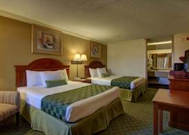 Ramada by Wyndham Macon 5