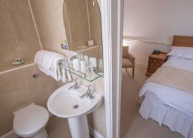 The Queens Hotel 4