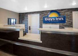Days Inn by Wyndham Galt - Elk Grove South 2