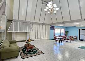 Days Inn by Wyndham Berlin Meriden 2