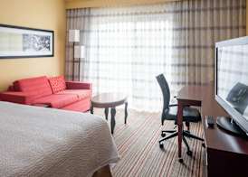 Courtyard by Marriott Indianapolis Airport 5