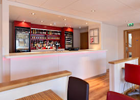Travelodge London Raynes Park 5