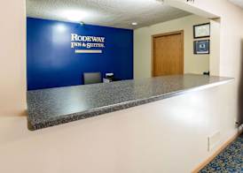 Rodeway Inn & Suites Austin I-90 4