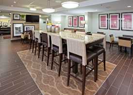Hampton Inn Dickson 4